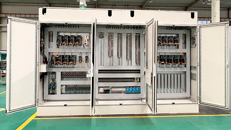 為何現代工業自動化都選擇伺服控制柜？揭秘其六大核心優勢