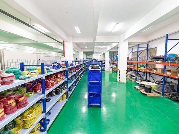 華東工控輔料間